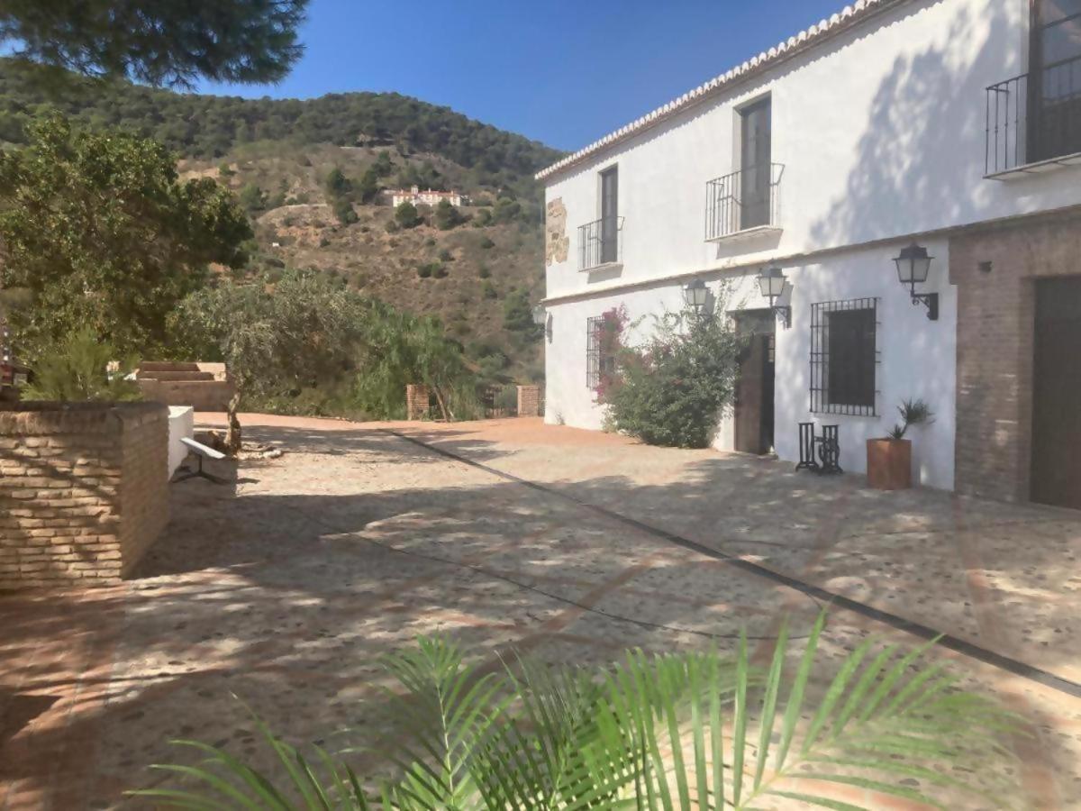 Chaleter Lagar De Trevenez Montes De *
