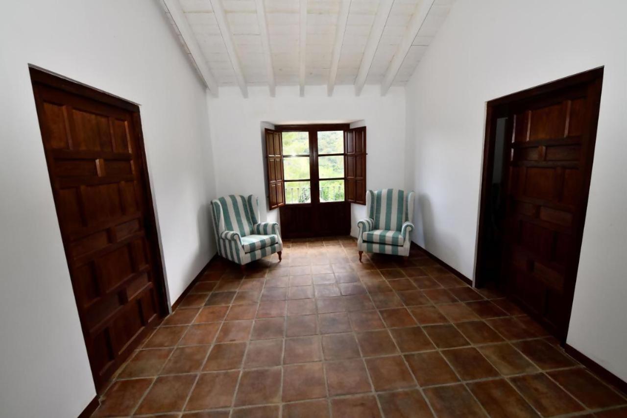Lagar De Trevenez Montes De Chaleter